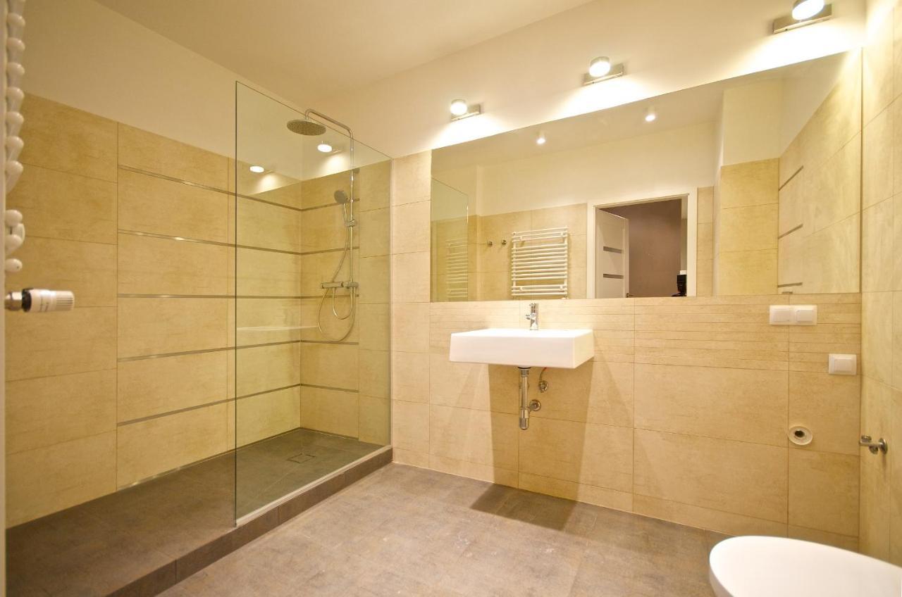 Art Market Square Apartment *