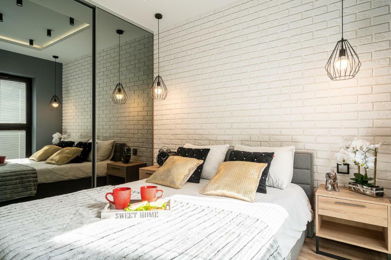 Art Market Square Apartment *